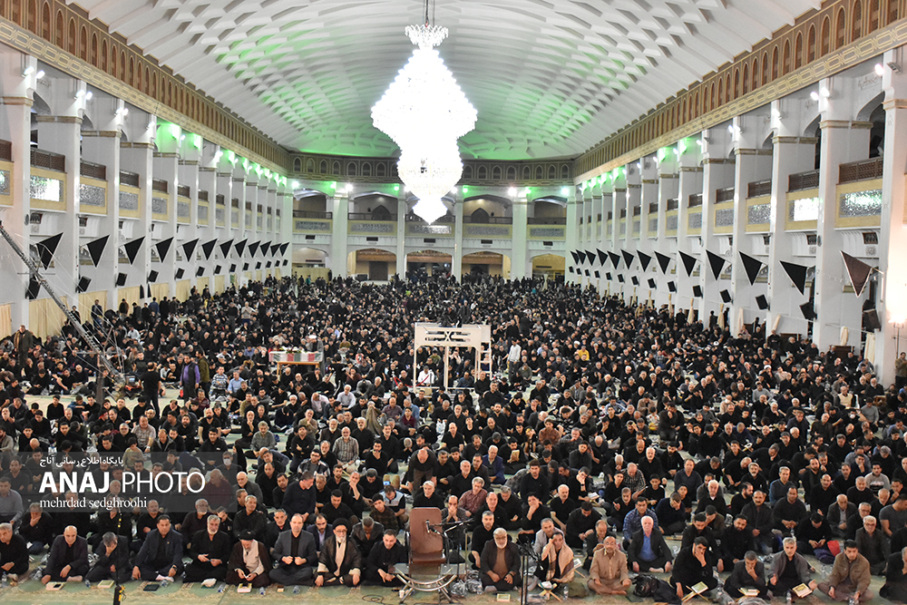 مراسم معنوی احیای شب بیست و یکم در مصلی تبریز