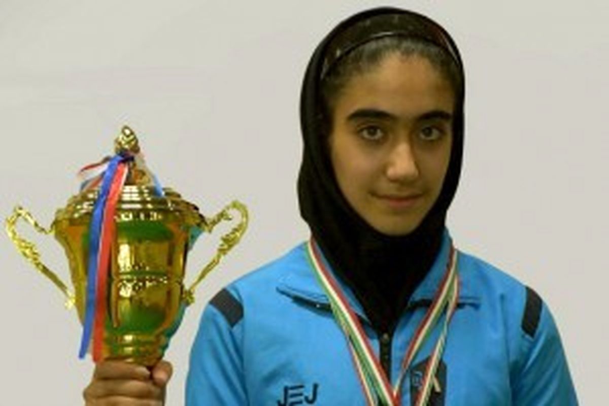 مونس‌خواه: در بدمینتون سَر تر از بقیه‌ایم