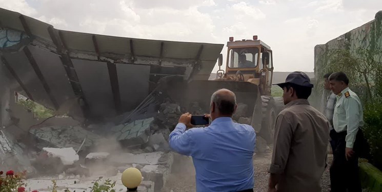 عاقبت نافرجام زمین‌خواری در تبریز؛ قلع و قمع 2 ویلای غیرمجاز