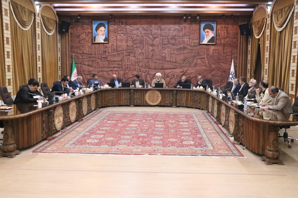 نمایندگان شورا چه دغدغه‌هایی را مطرح کردند؟/ از حاشیه‌نشینی تبریز تا اتمام رینک شمالی