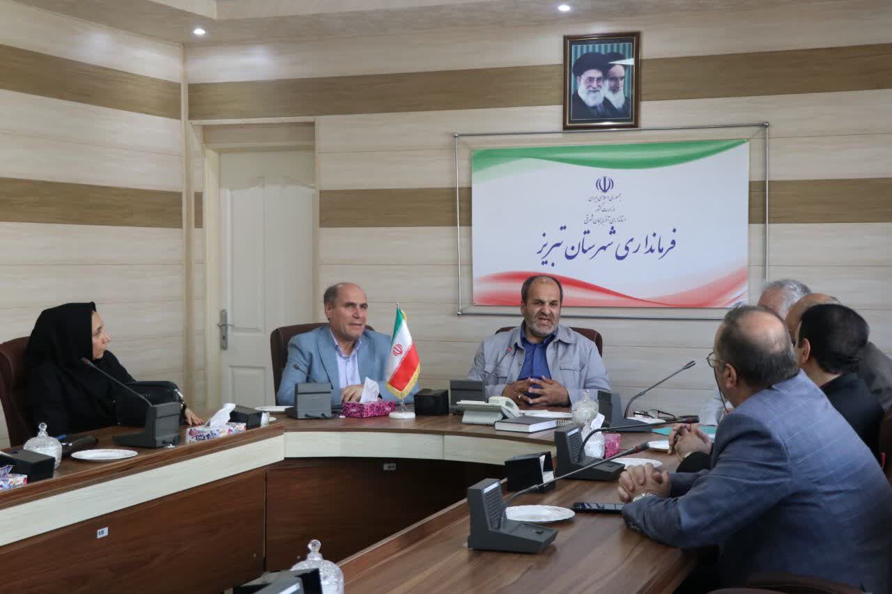 هنرمندان متعهد نقش بسزایی در هویت‌بخشی نسل جدید ایفا می‌کنند