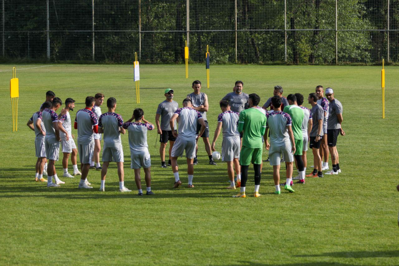 تمرینات پرفشار تراکتور در اولین روز اردوی ترکیه