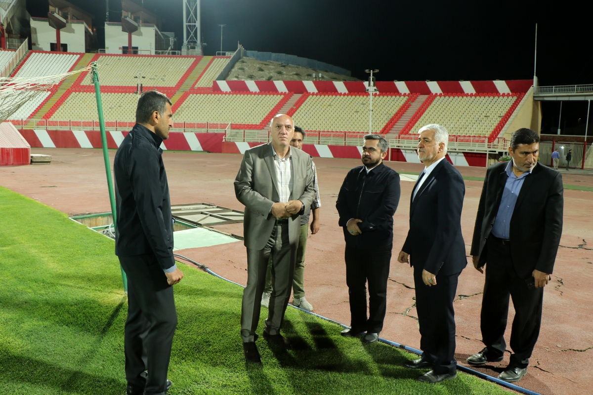 سکوت اداره کل برابر مطالبه هواداران/ وعده تعویض چمن سرخرمن بود؟