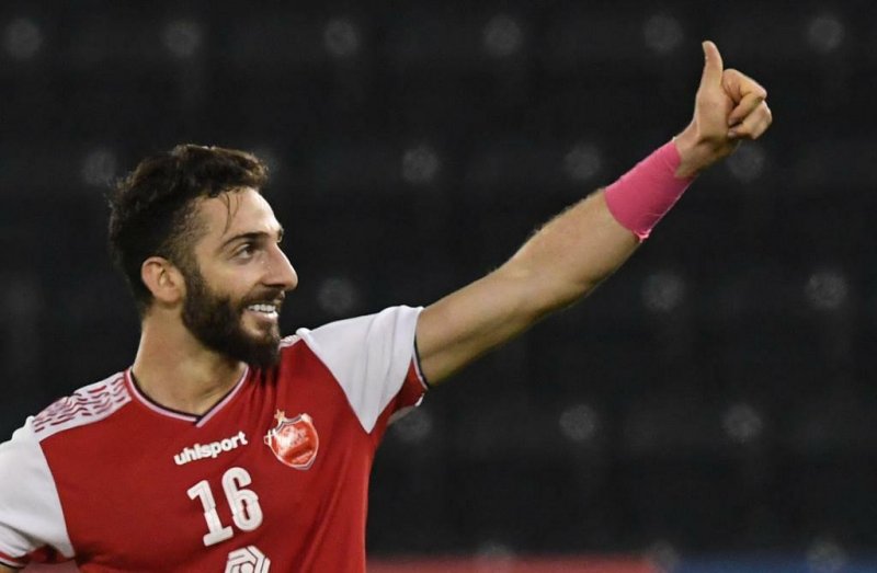 مهاجم پرسپولیس در تیررس تراکتور