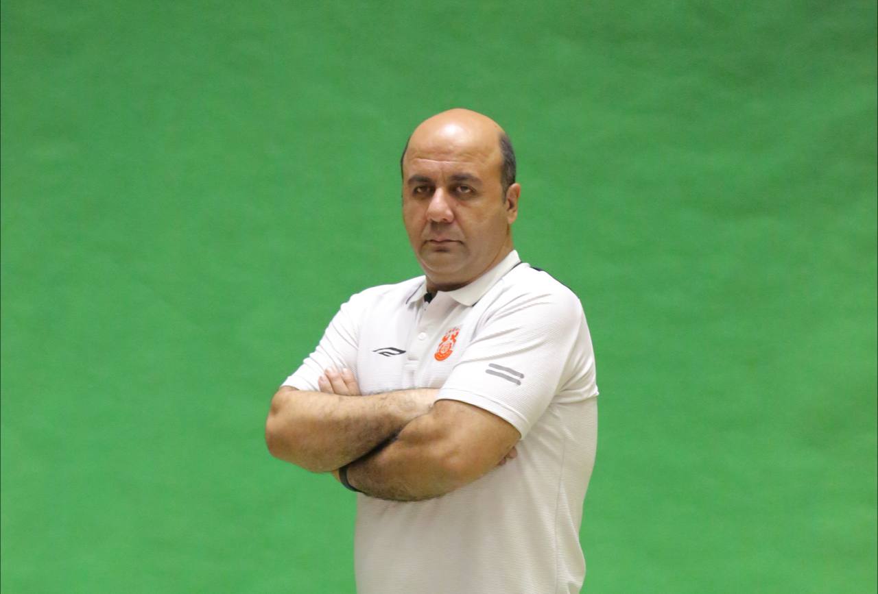 شاگردانم بزرگی خود را اثبات کردند/ دست تک تک هواداران را می‌بوسم