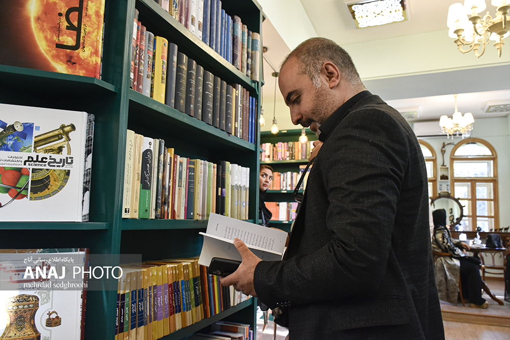 آئین افتتاح کافه کتاب «هنگام» در تبریز به روایت دوربین آناج