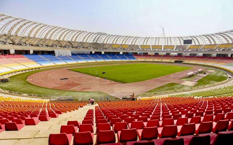 اعتراض خمز و تراکتوریها به کیفیت زمین ورزشگاه نقش جهان + عکس