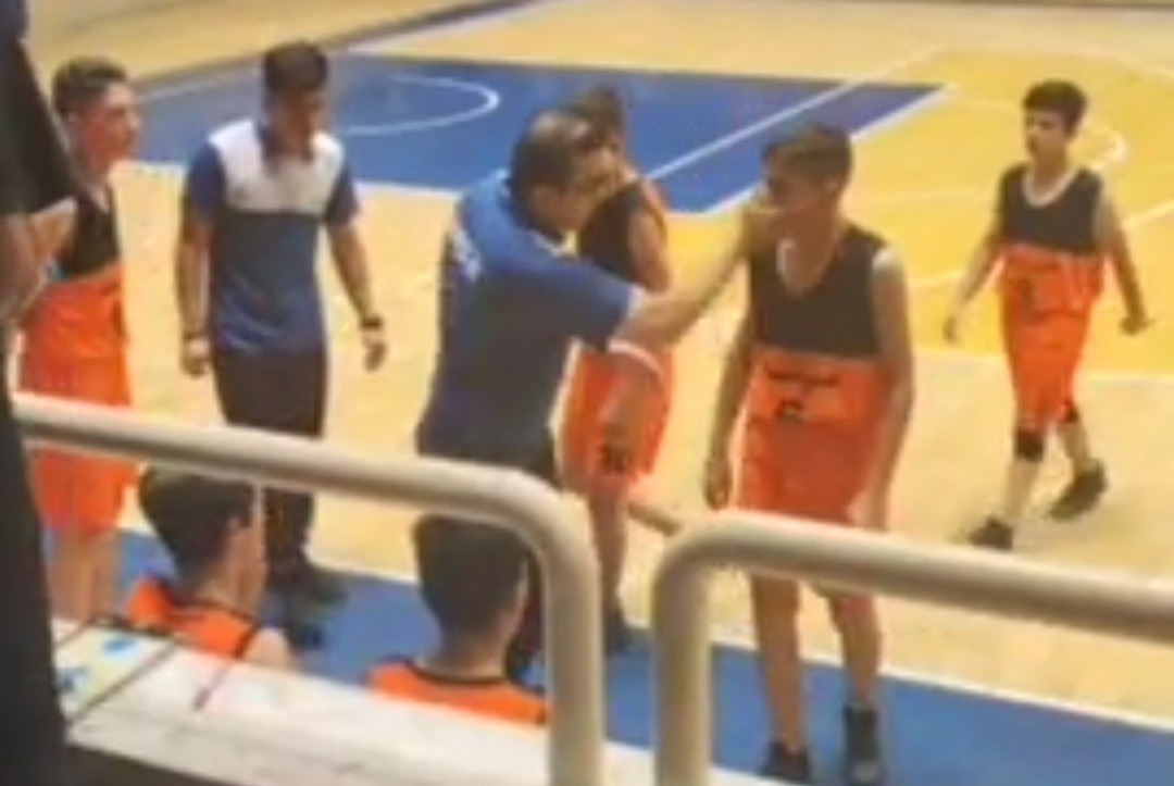 هیچ مربی حق تنبیه بدنی شاگردش را ندارد