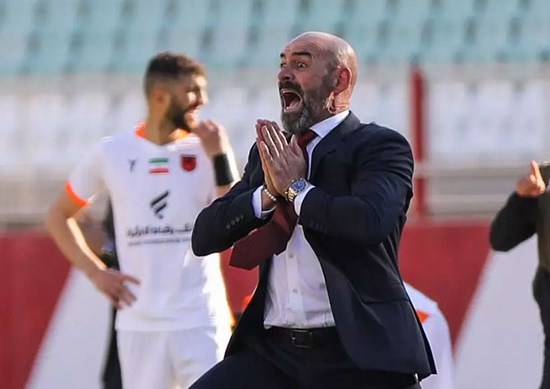 سرمربی تراکتور کلافه از این همه تعطیلی!