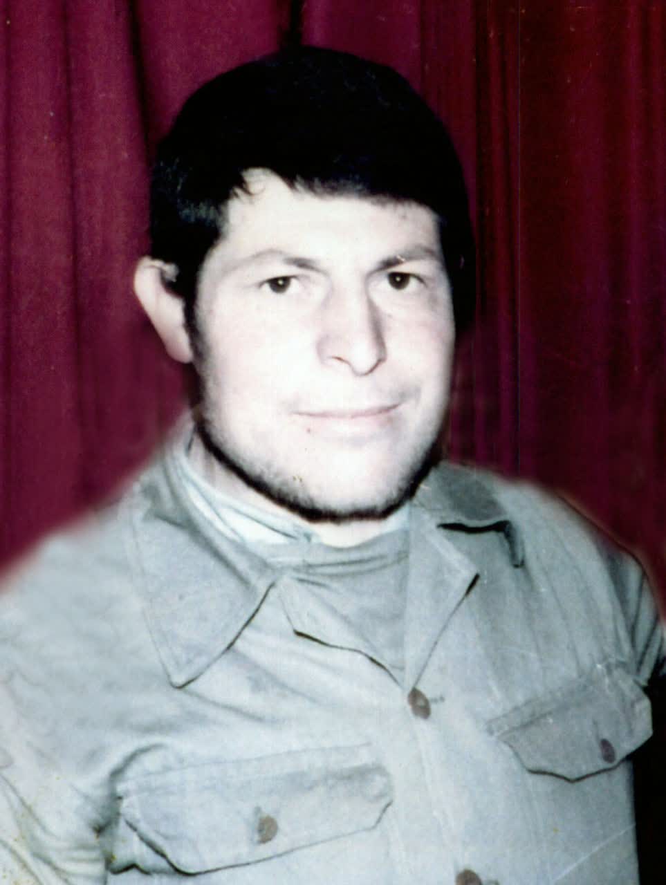 به مادرم بگویید برایم گریه نکند