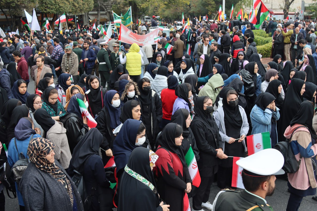 گزارش میدانی آناج از راهپیمایی ۱۳ آبان تبریز