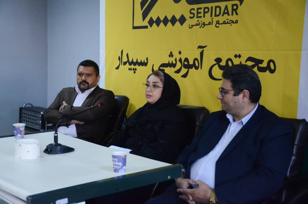 از اشتغال‌زایی برای زنان خانه‌دار تا لزوم آموزش تخصصی علوم روز