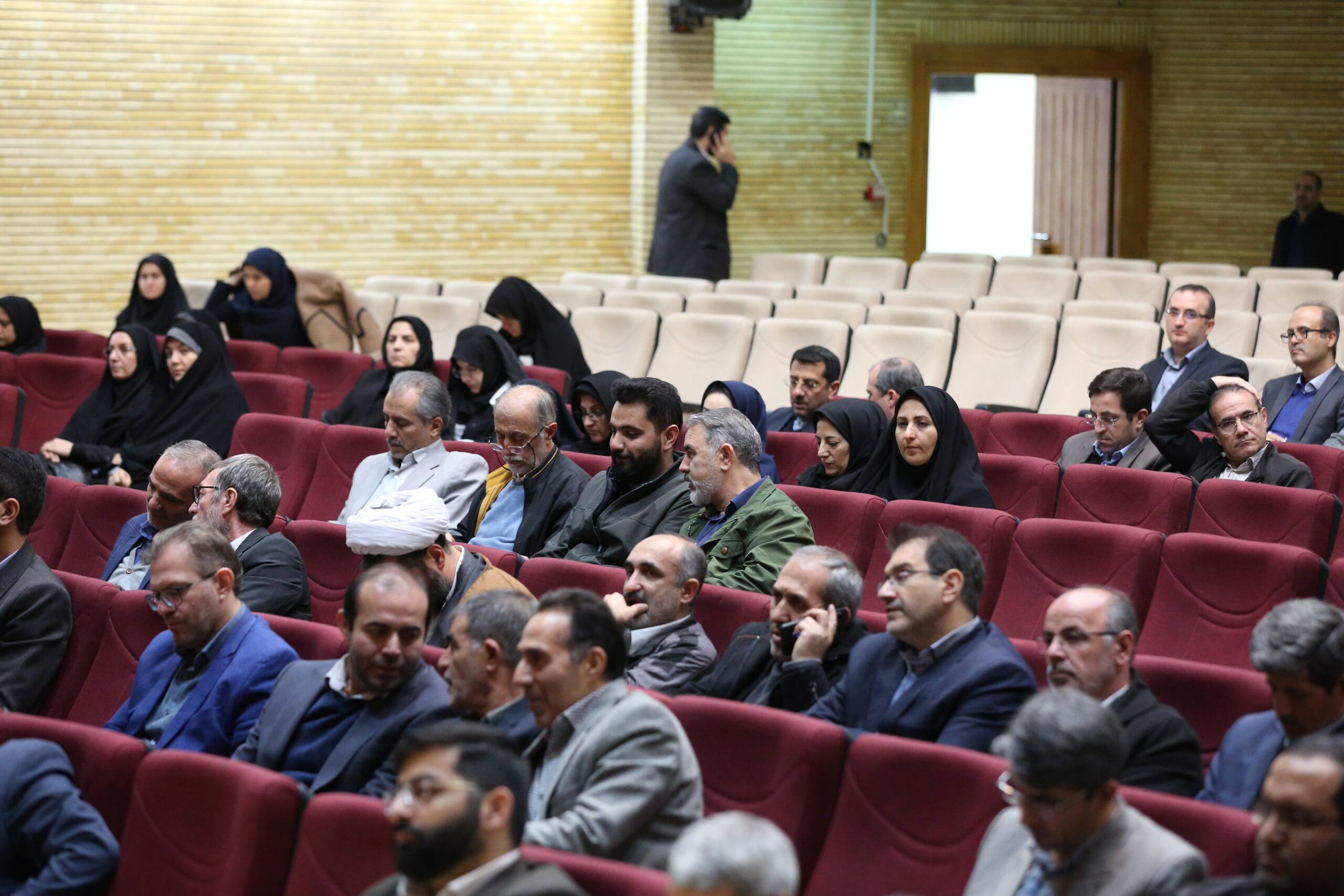 نشست جبهه علمی و فرهنگی اساتید بسیجی در دانشگاه تبریز