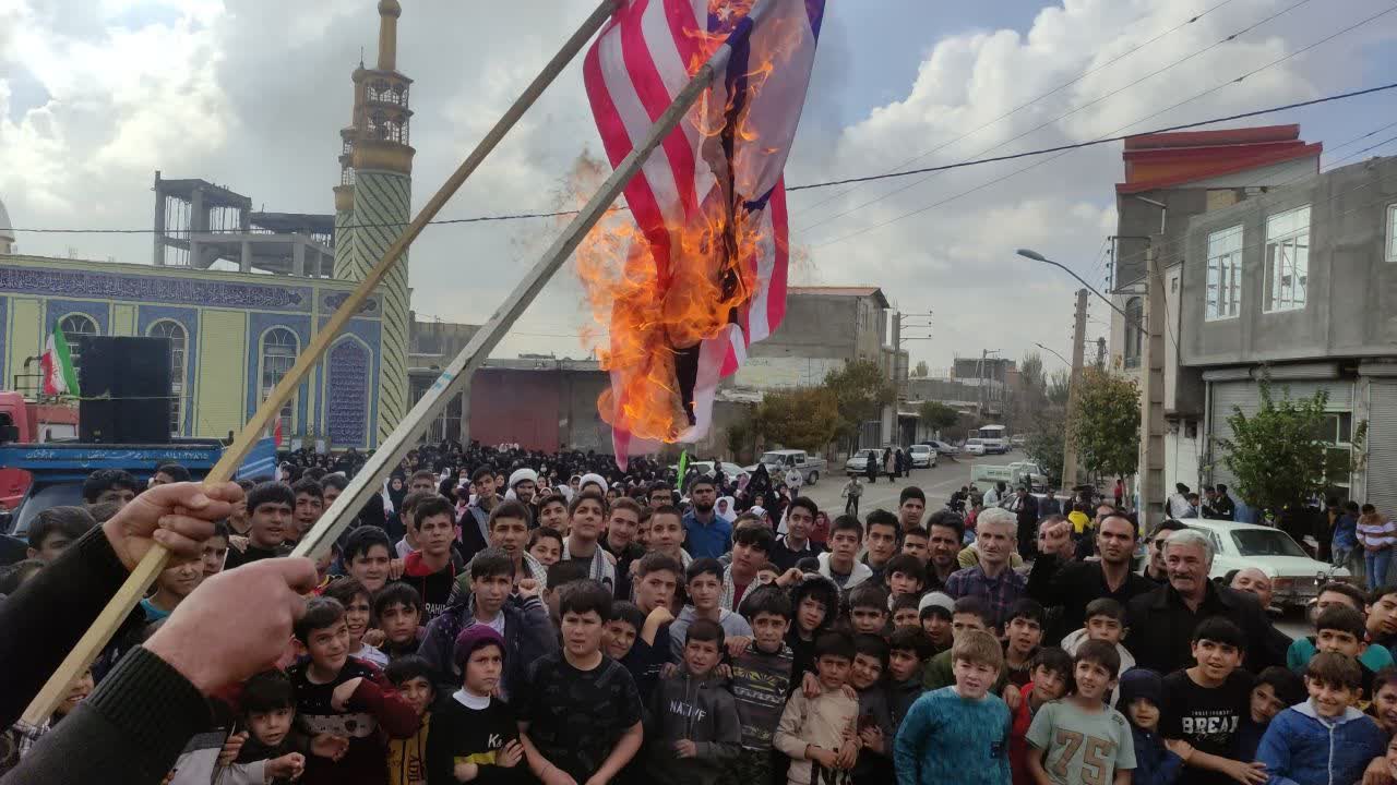 فریاد مرگ بر آمریکا در شهرستان هریس و روستاهای آن