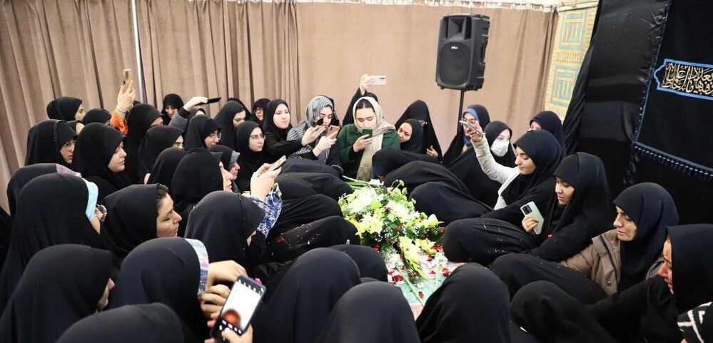 وداع با لاله‌های گمنام در تبریز