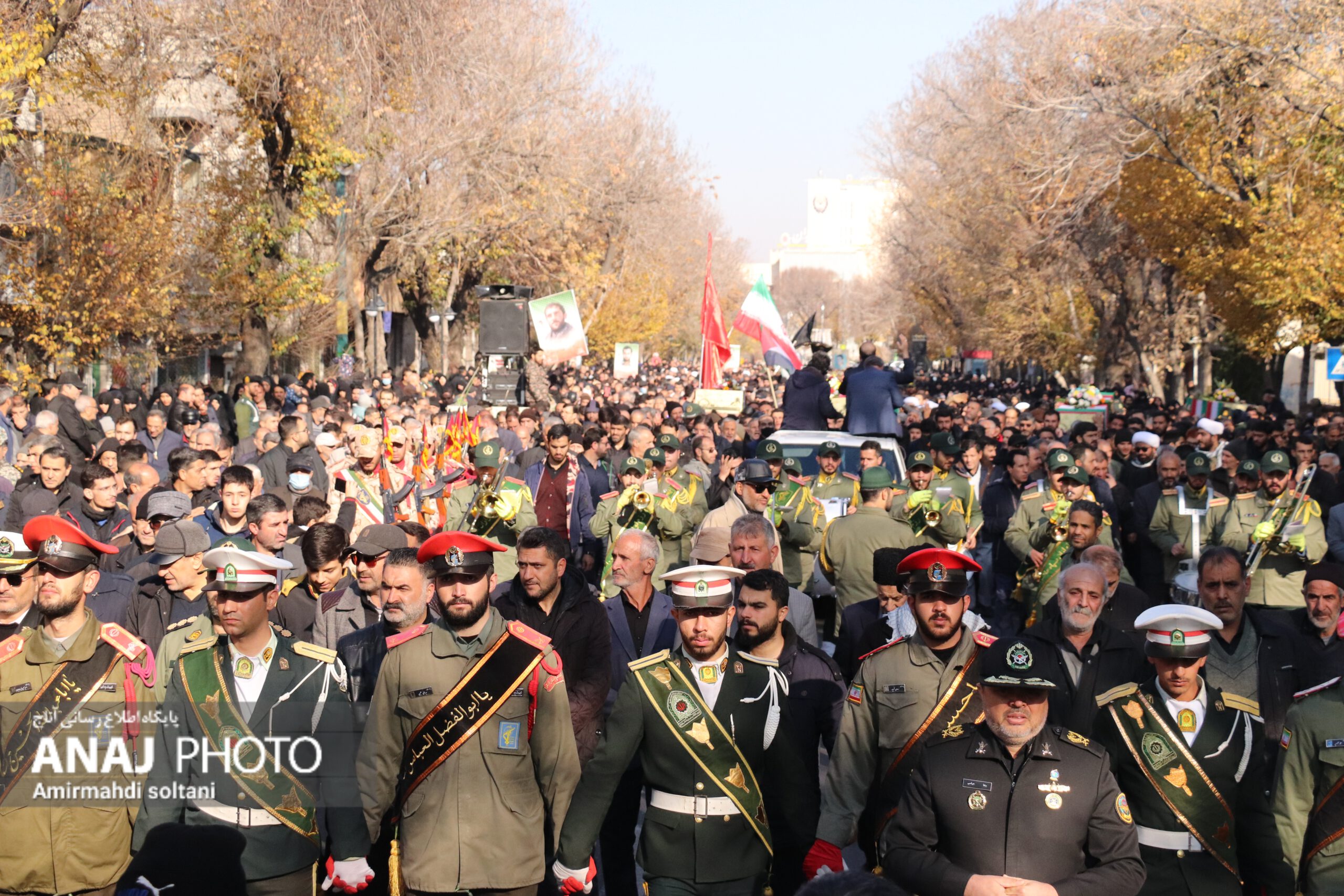 وداع باشکوه تبریزی‌ها با ۵ شهید گمنام