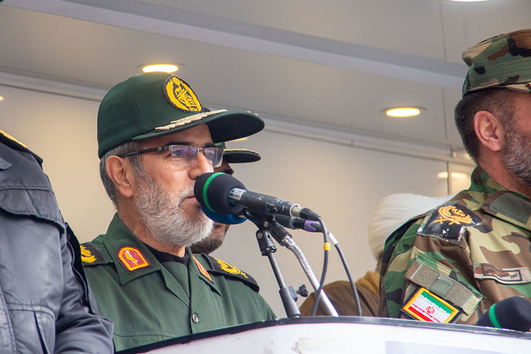 فرزندان ملت در نیروهای مسلح پاسخ سختی می‌دهند