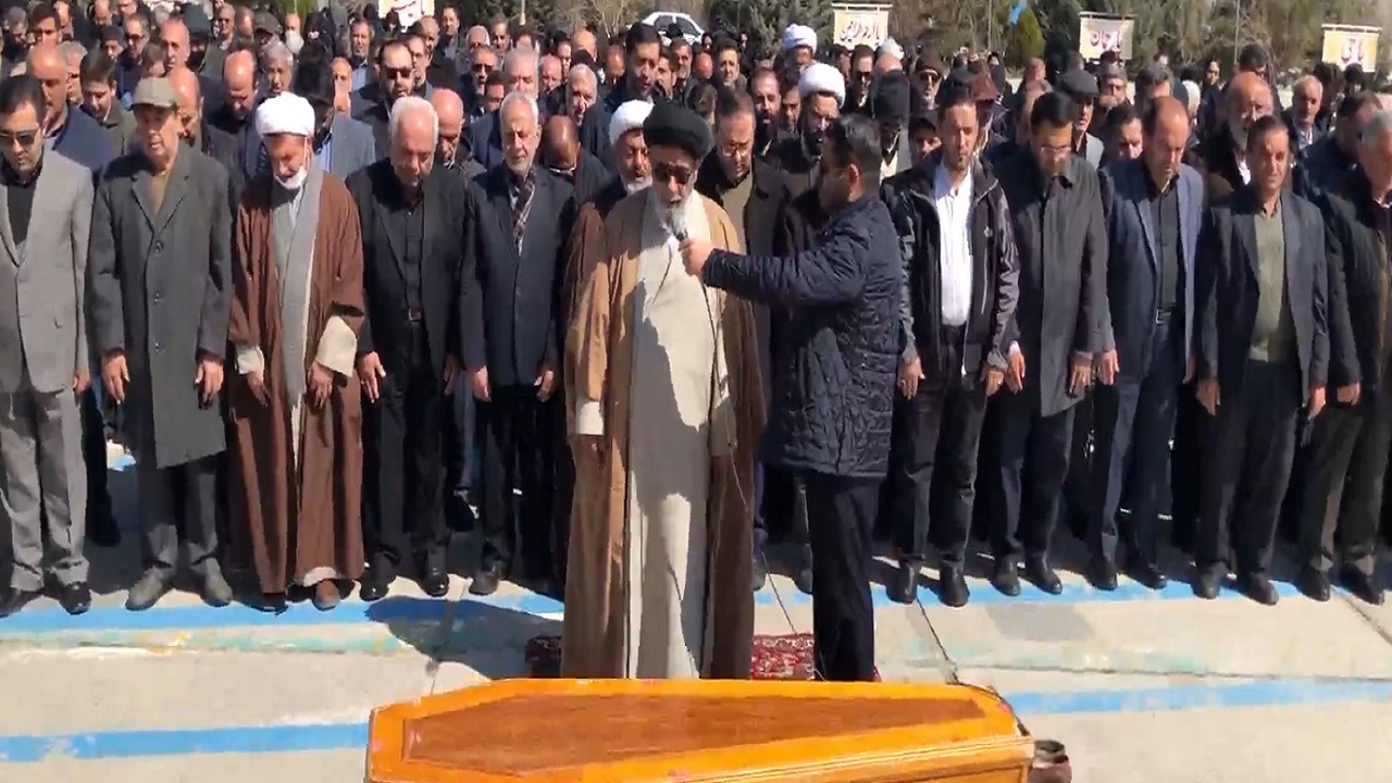 تشییع و خاکسپاری پیکر مادر شهید باصر در تبریز