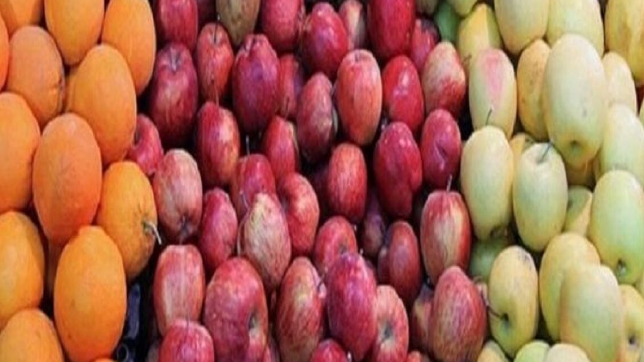 عرضه ۴۲۶ تن سیب و پرتقال در تبریز