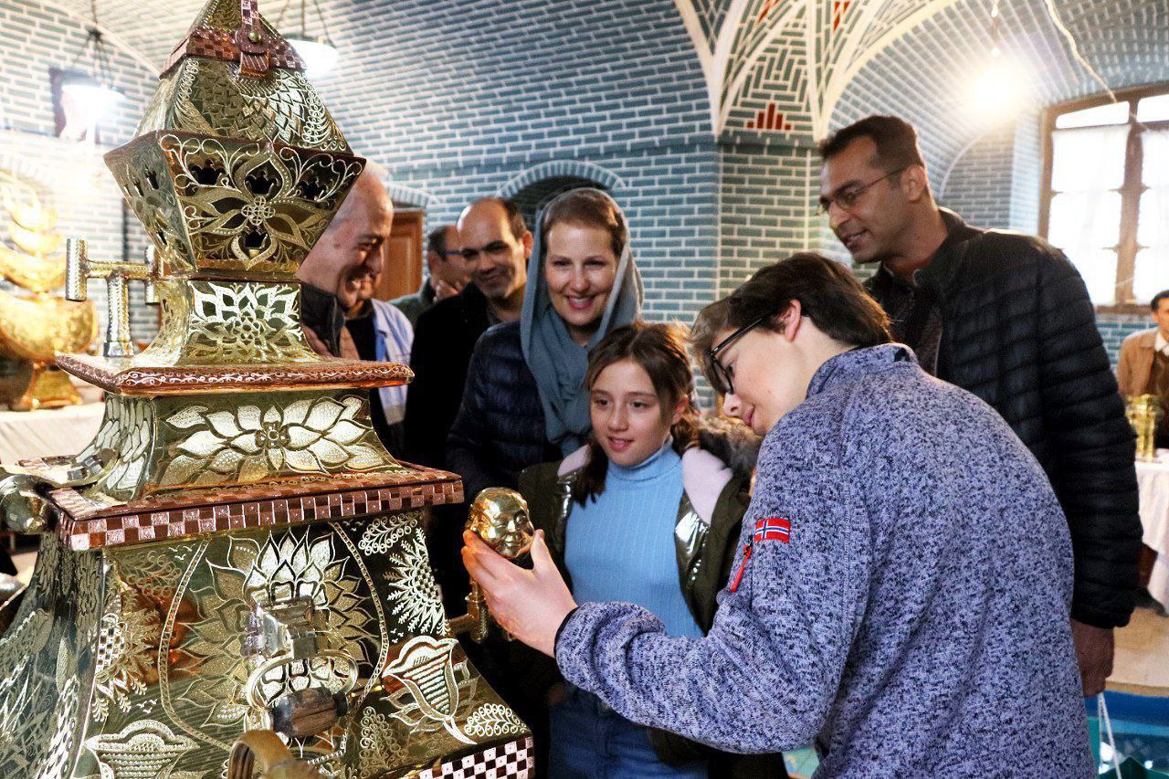 سفیر سوئیس به همراه خانواده در تبریز