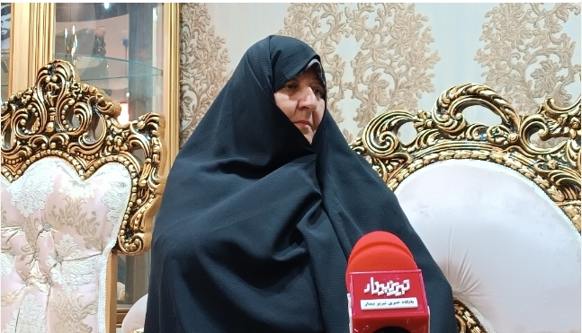 شهرداری که لباس کارگری می‌پوشید