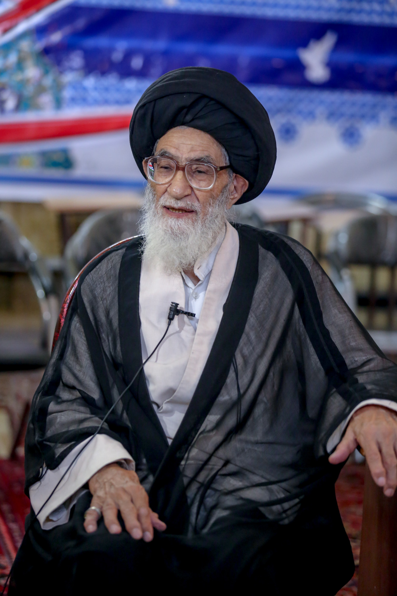 زمان پرداخت فطریه از رویت هلال ماه شوال تا ظهرشرعی عید است