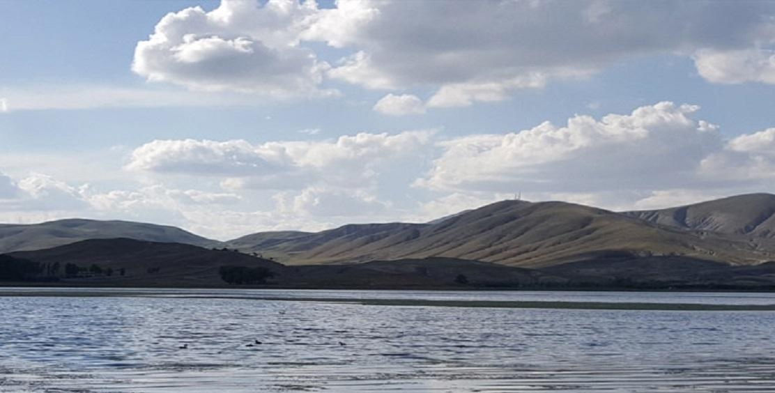 انتقال ۸۰۰ هزار متر مکعب آب به تالاب قوری گول بستان آباد