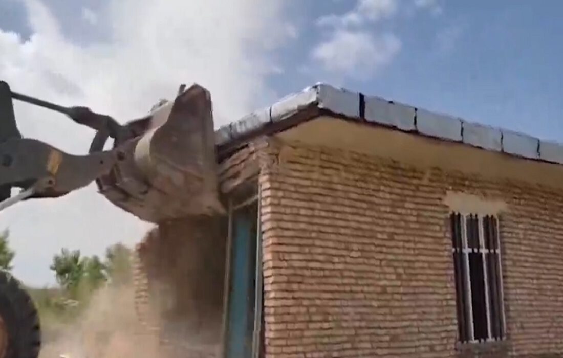 قلع و قمع ۳ مورد ساخت و ساز غیرمجاز در مرند