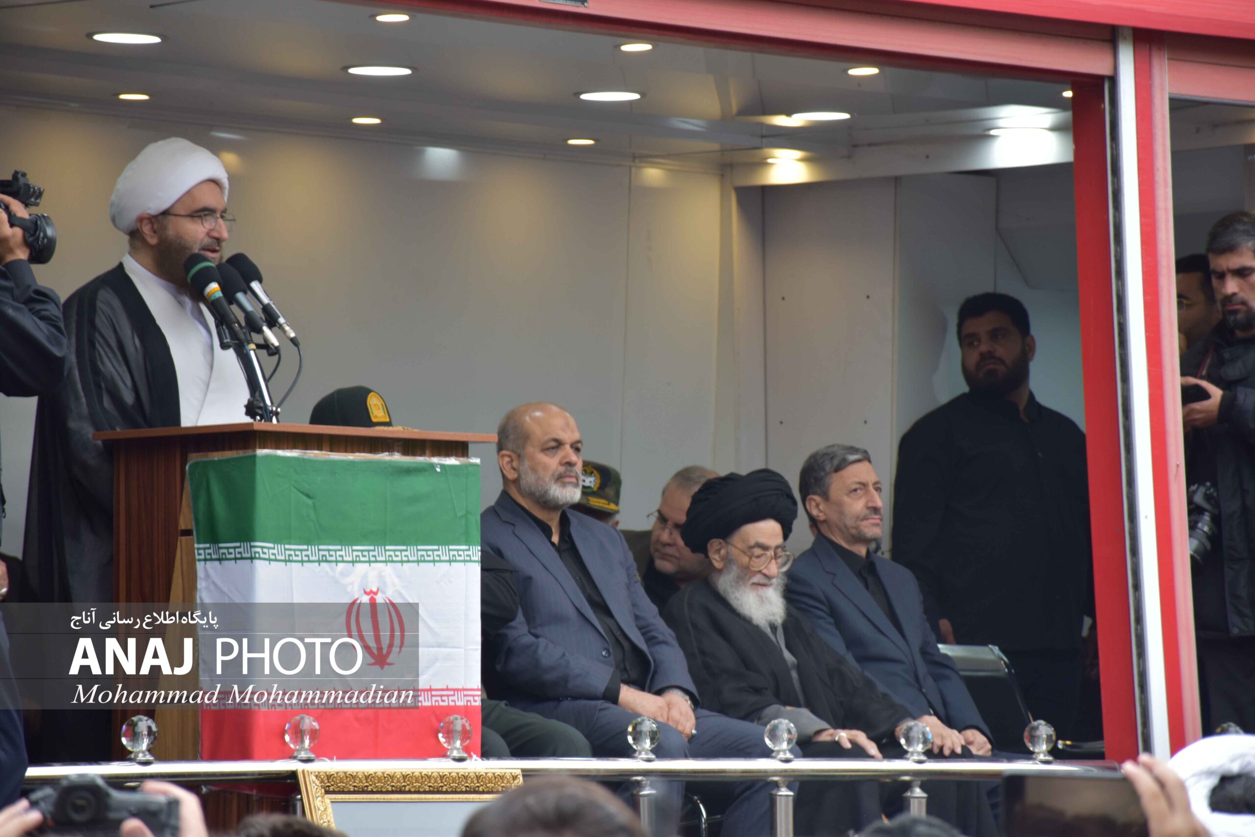 این اجتماع باشکوه نشانه احترام به خادمان ملت است