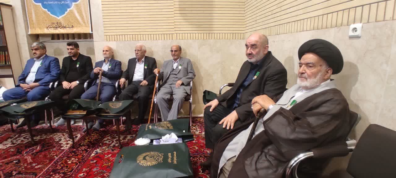 آئین مدیحه‌سرایی در منقبت اهلبیت(ع) دهه کرامت