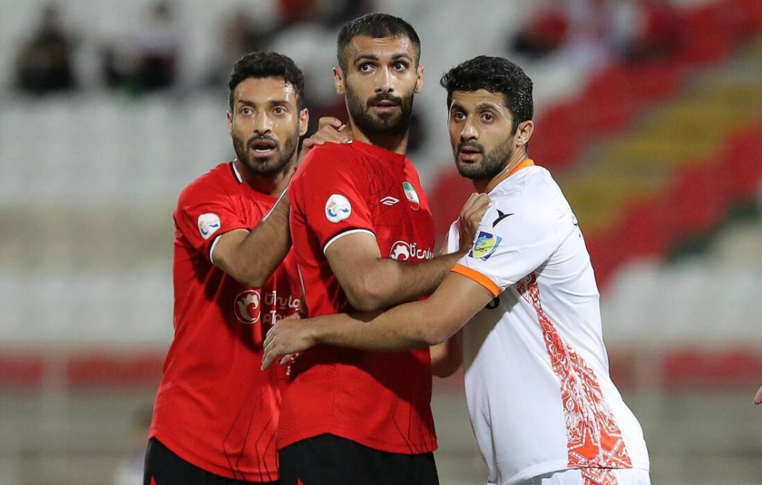 مدافع تراکتور بلوف زده است!