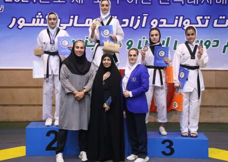 نشان برنز بر گردن دختر تکواندوکار آذربایجان‌شرقی