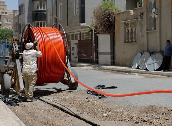 عملیات اجرایی کابلکشی فیبر نوری در آذرشهر