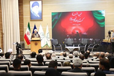 ترویج خرافات به نام ادبیات آئینی مذموم است