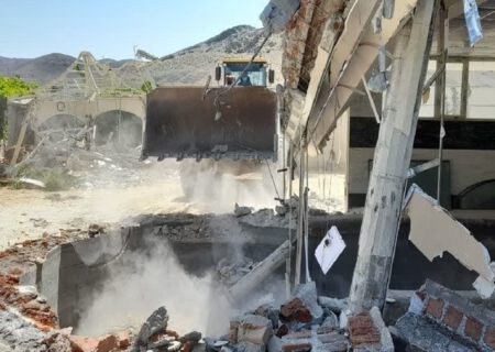 قلع و قمع ویلای ۷۰ میلیارد ریالی در بناب