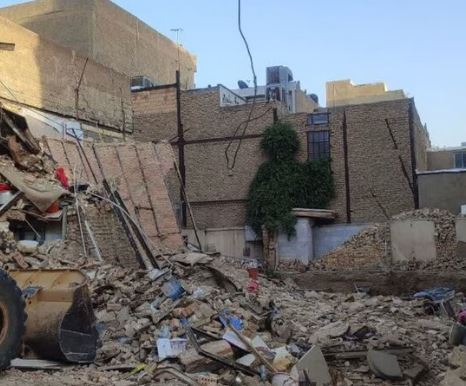 ریزش آوار حین تخریب در بستانآباد