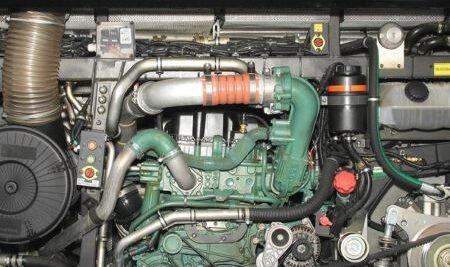 جریمه قاچاقچی قطعات موتور اتوبوس در عجب‌شیر