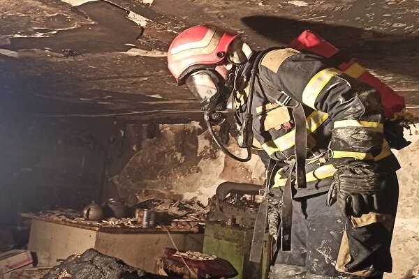 مهار آتش‌سوزی فروشگاه کفش در پیاده‌راه تربیت