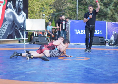 مسابقات کشتی در پارک ائل‌گلی