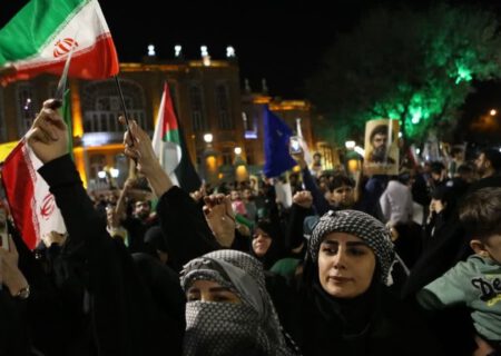 شادی مردم استان از عملیات موشکی سپاه