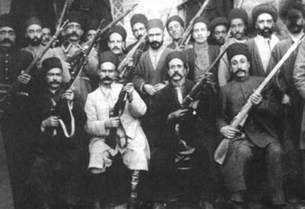 چرا ستارخان قیام مشروطیت را رهبری کرد؟