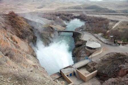 رهاسازی ۵۸۲ میلیون مترمکعب از سد بوکان