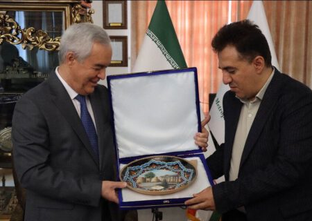 ظرفیت‌های تبریز باعث تبادلات با تاجیکستان شود