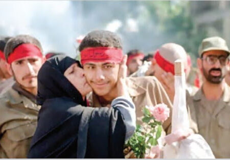 بانوی تبریزی که برای جبهه کله پاچه و مربا پخت