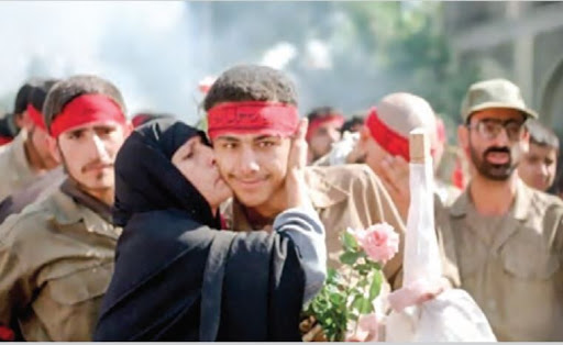 بانوی تبریزی که برای جبهه کله پاچه و مربا پخت