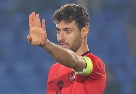 غیبت کاپیتان تراکتور برابر روشن