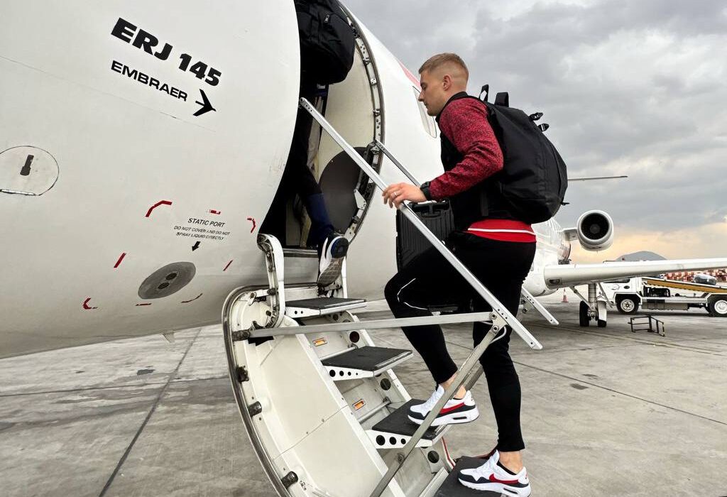 کاروان تراکتور راهی امارات شد