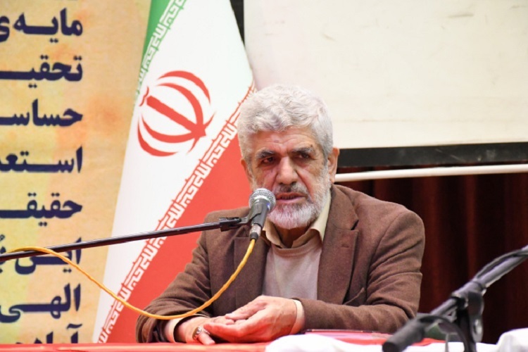 افق فکری شهید احمدیروشن فرا ملی بود