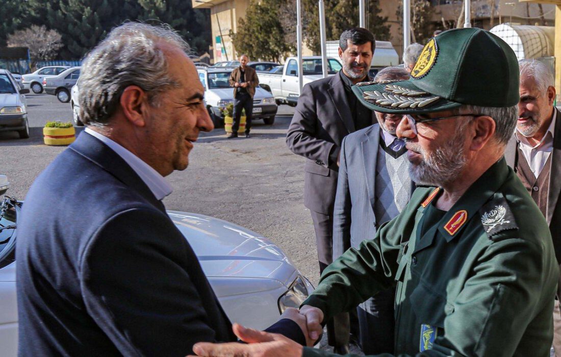 بسیج و سپاه همراه قوی دولت هستند