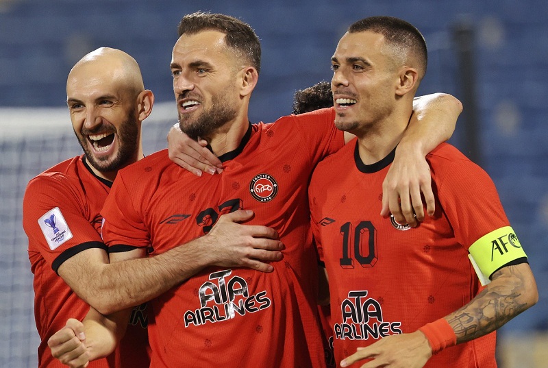 تراکتـور حریف آسیاییاش را نابود کرد!